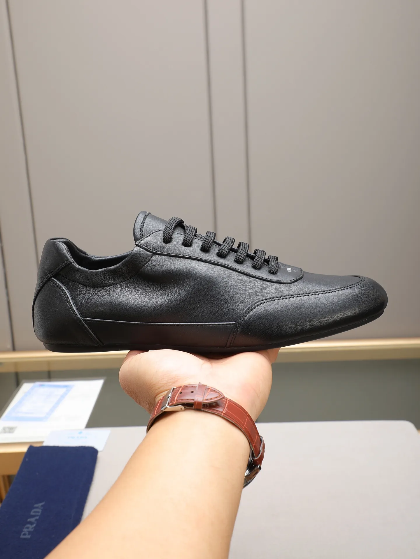 Men's shoes 💰520 PRADA, original version developed 1:1. Fabric sheepskin ➕Imported water-dyed sheep lining, rubber outsole, code number 38 to 44 (45 customized)